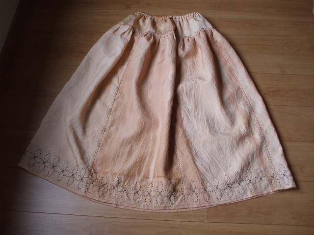 絹の胴裏柿渋染めギャザースカート作りました。