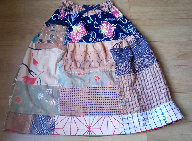 浴衣、手ぬぐいを集めたスカート完成しました