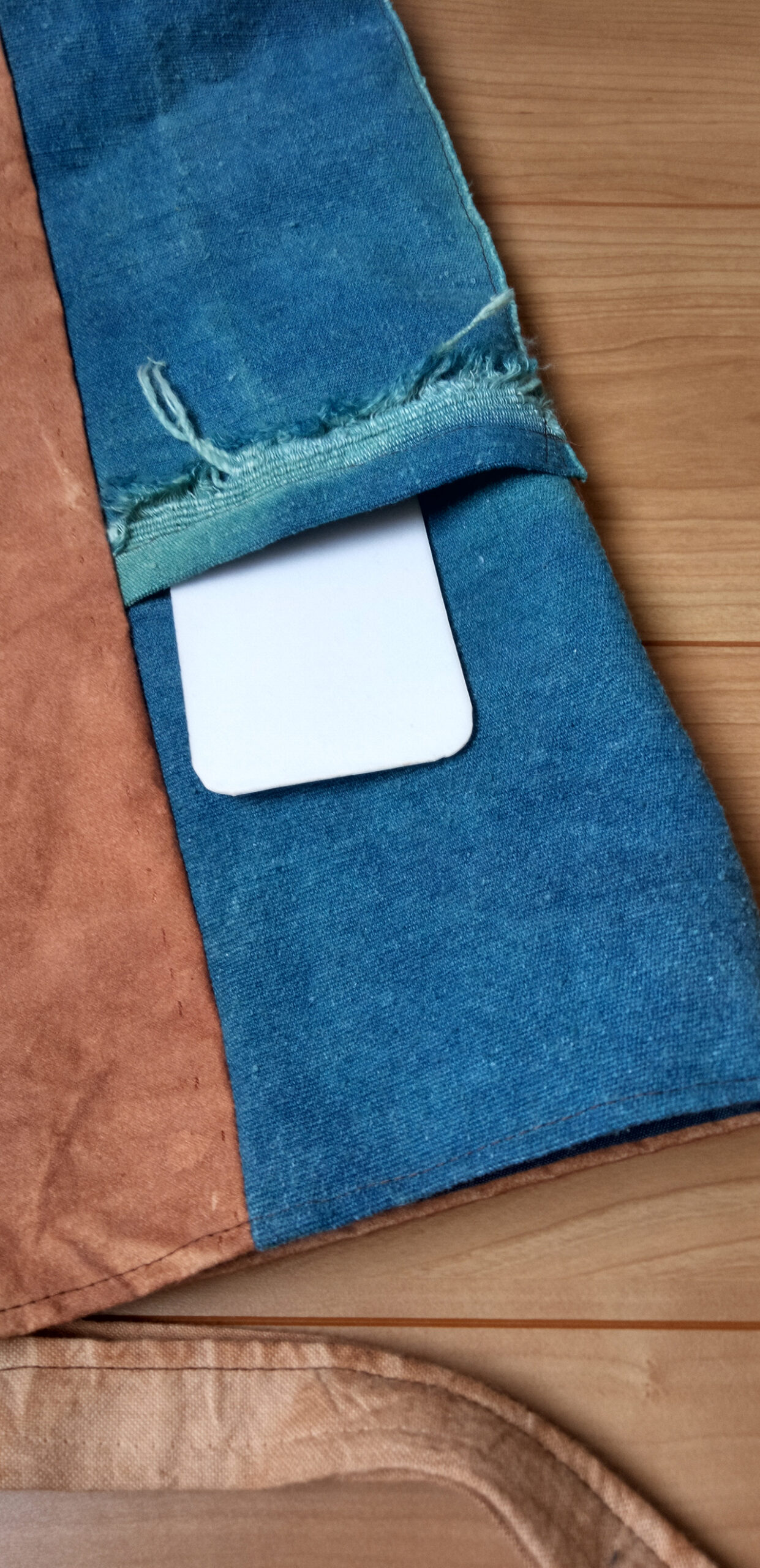 縦長バック ポケット