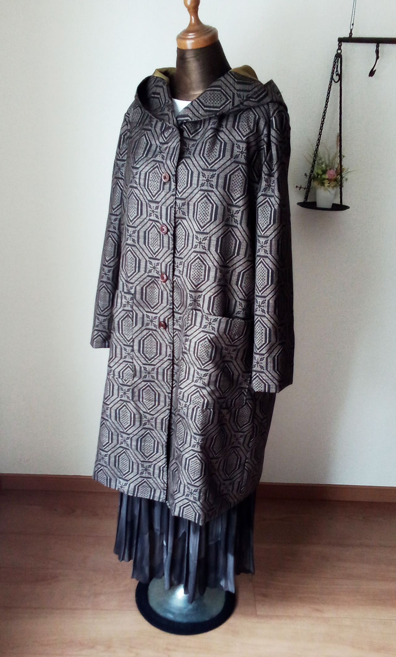 泥大島コートの着物でフード付きコート作りました。　№3