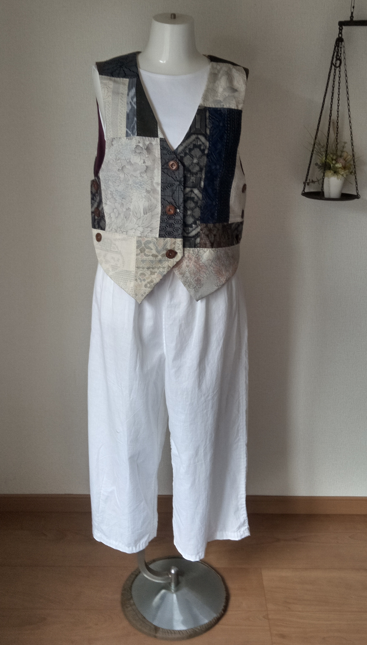 紬を集めて重宝ベスト作りました。