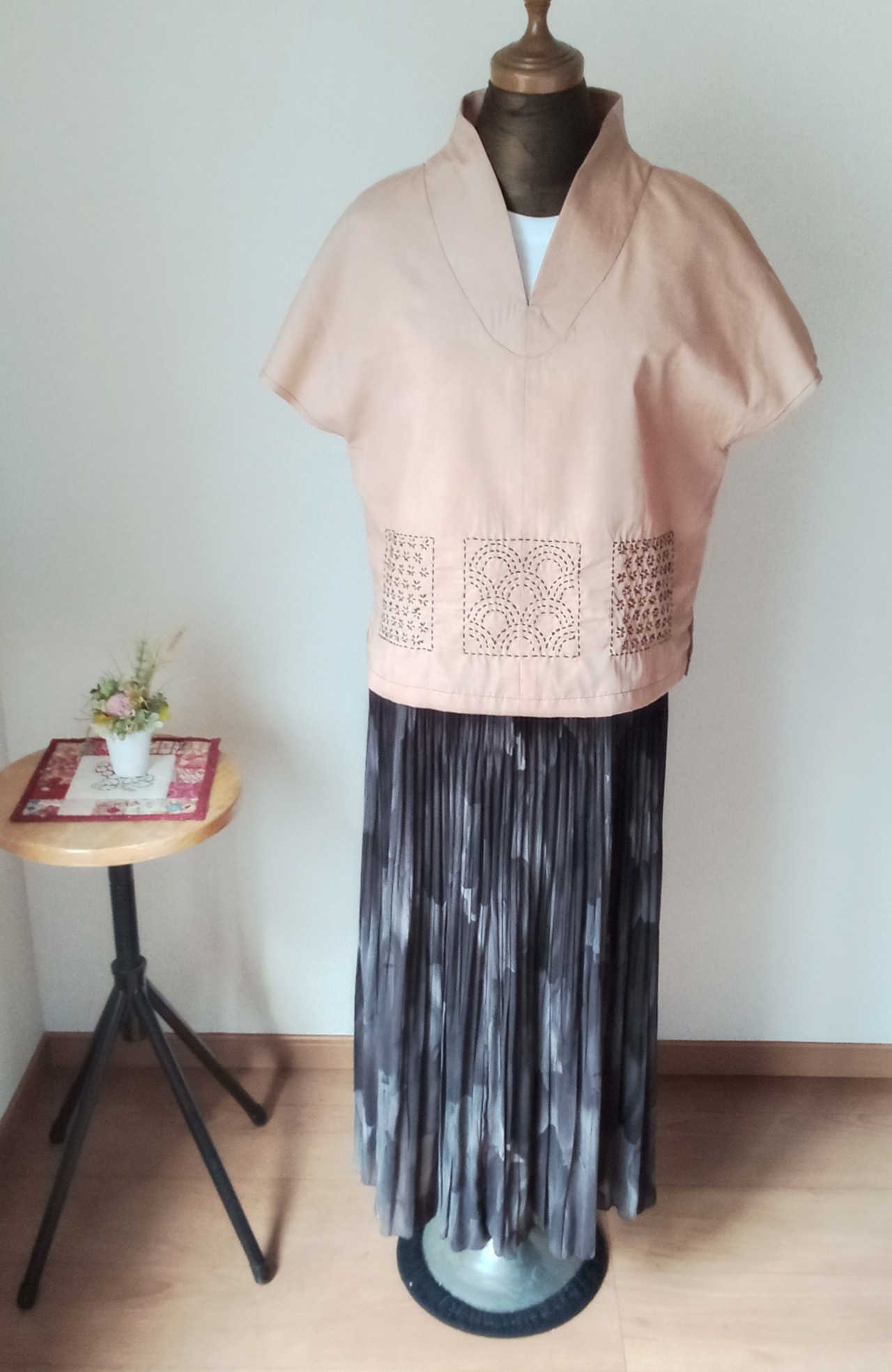 柿渋染めの布でブラウス作りました。